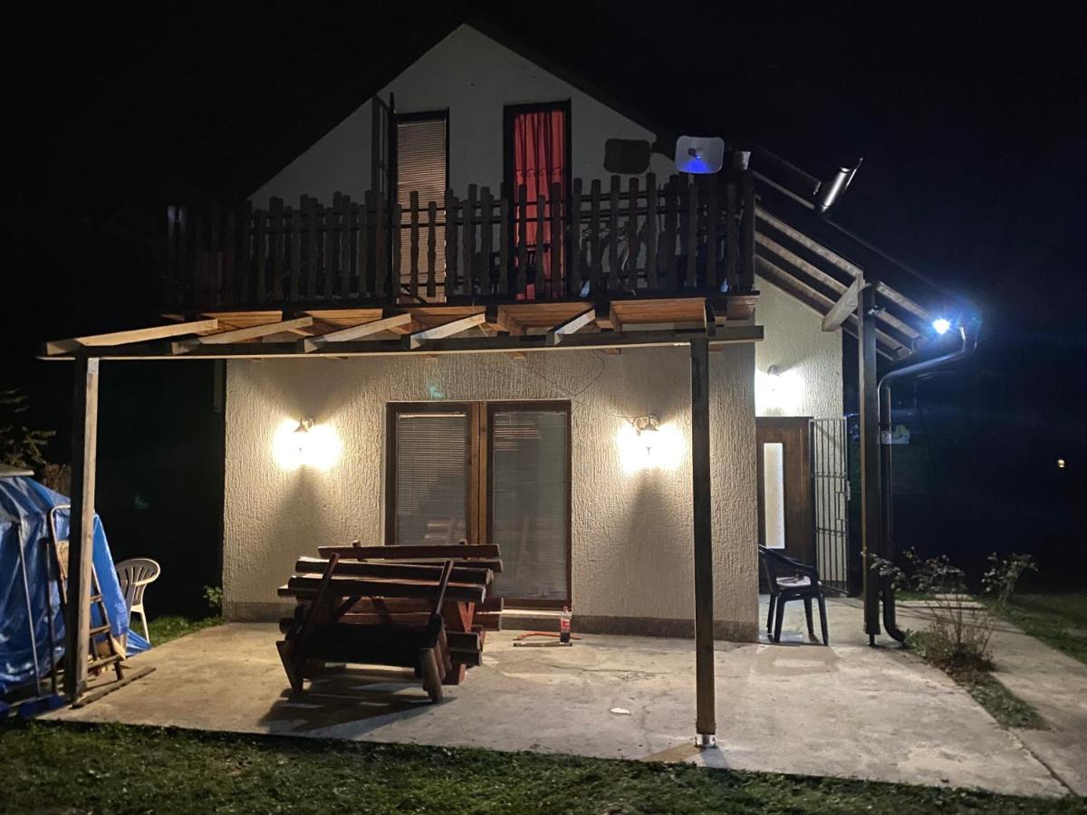 Asja Guest House Lukavac Dış mekan fotoğraf