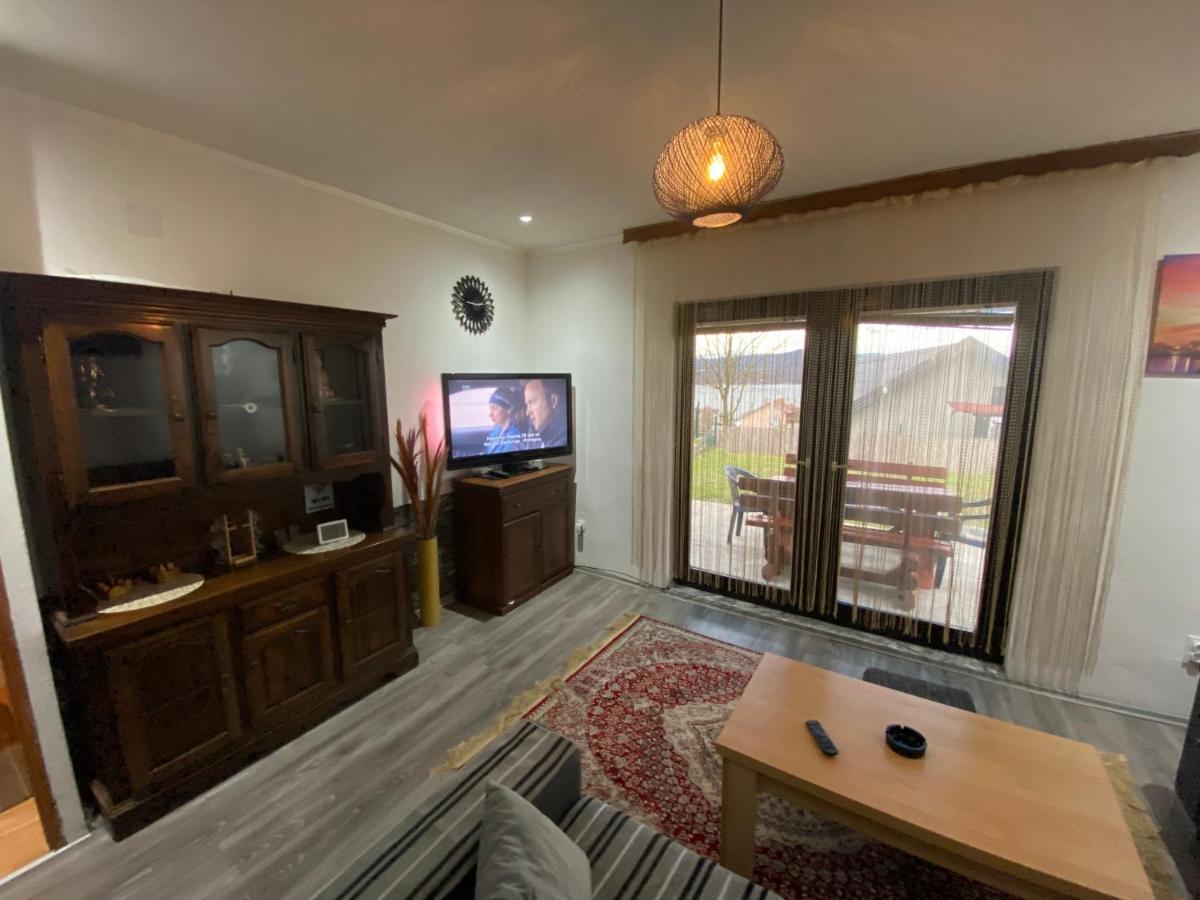 Asja Guest House Lukavac Dış mekan fotoğraf